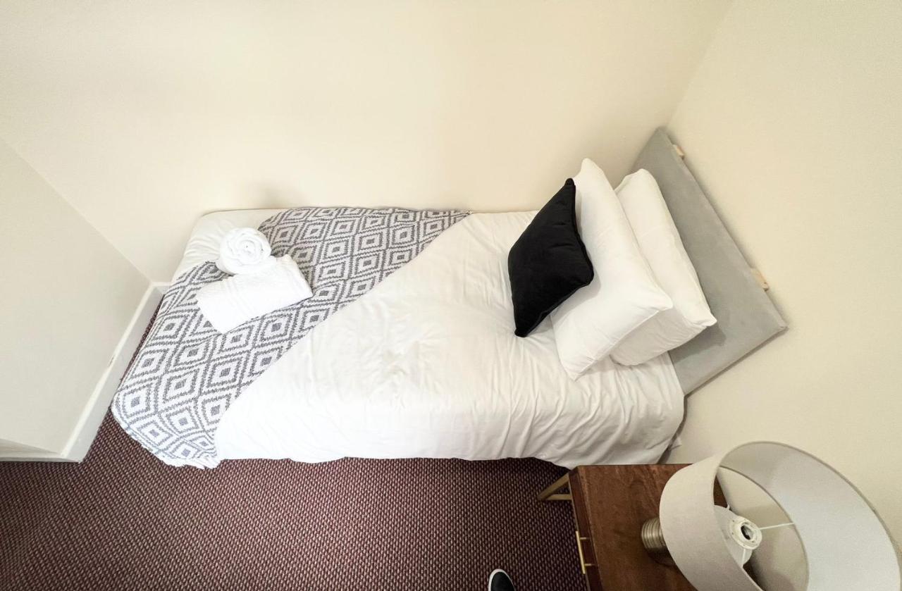 Taunton Inn Ngoại thất bức ảnh